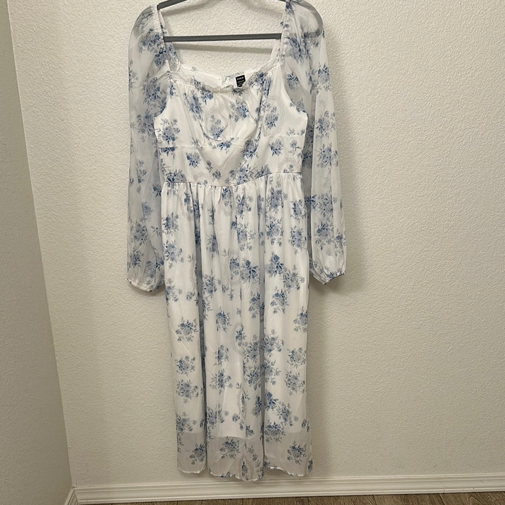 SHEIN White and Blue Long Sleeve Sundress with Sweetheart Neckline
